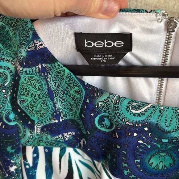 Bebe Back Zip Cut Out‎ Print Crop Top Womens Large Satin - Picture 4 of 6